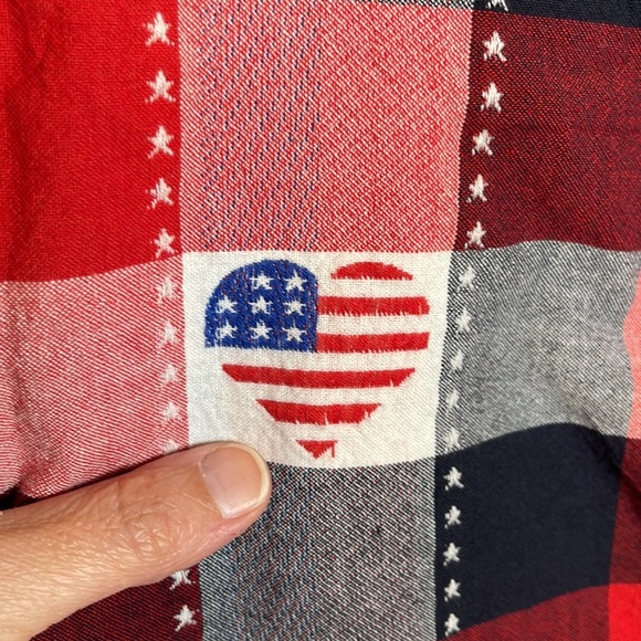 Patriotic Camp Shirt XXL Red Blue Heart Flags Collections Buffalo Plaid Stars - Picture 7 of 10
